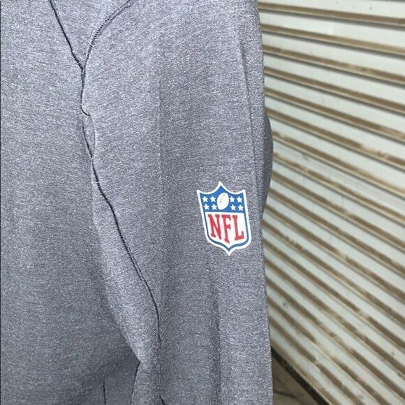 Seattle Seahawks NFL sweatshirt size small - Picture 4 of 8